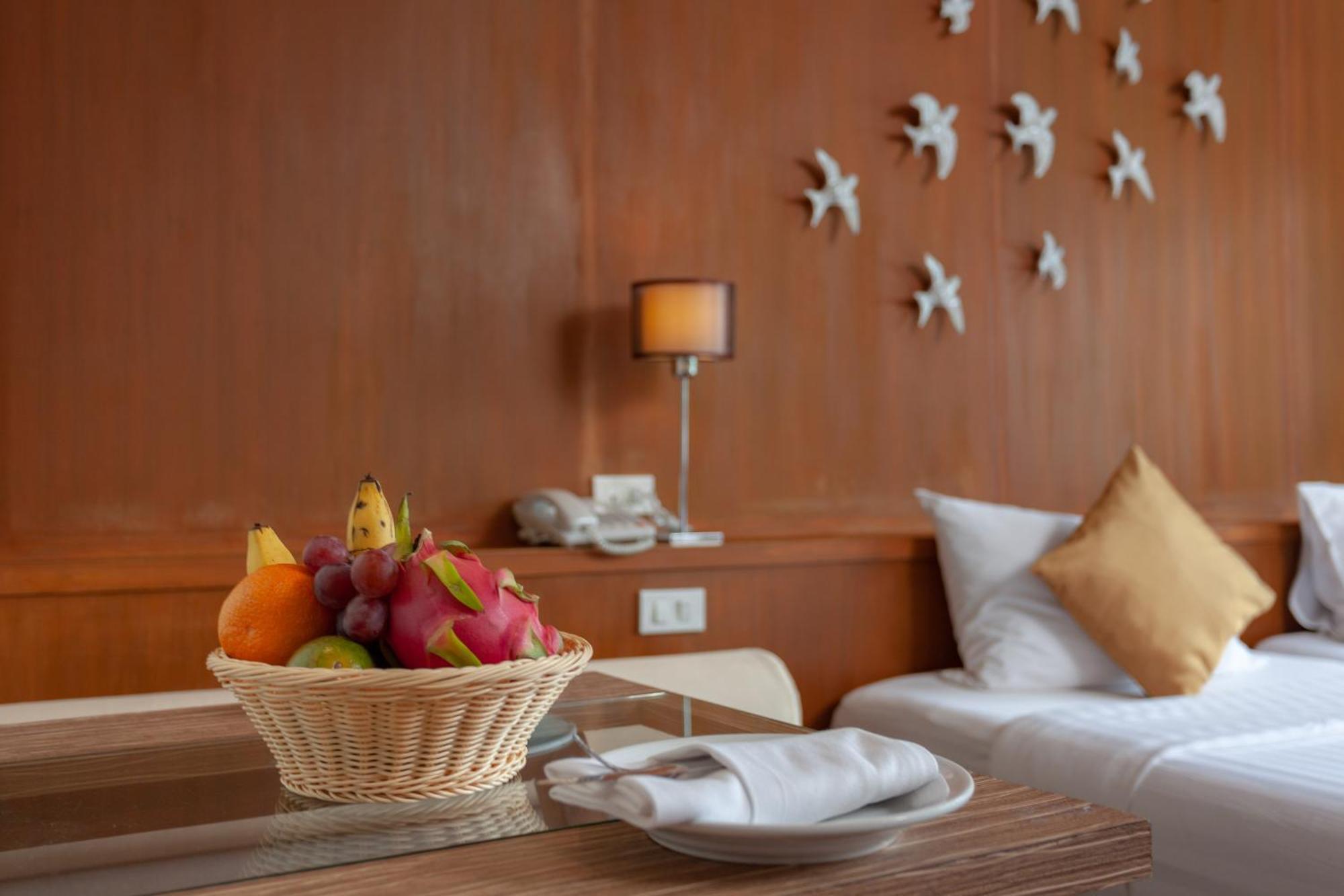 普吉岛-瓶庐海景度假酒店 Phuket Pl Seaview Resort Patong Buitenkant foto